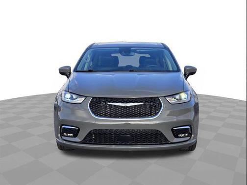 Ceramic Gray Clearcoat 2023 Chrysler Pacifica Touring L