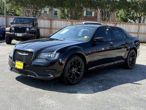2019 Chrysler 300 Touring
