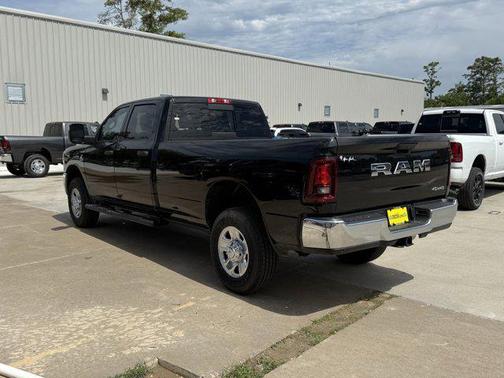2025 RAM 2500 Tradesman Crew Cab 4x4 8' Box