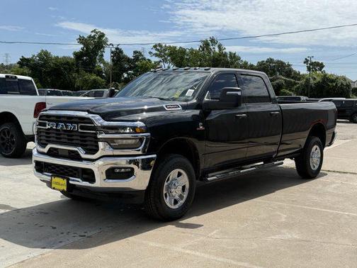 2025 RAM 2500 Tradesman Crew Cab 4x4 8' Box