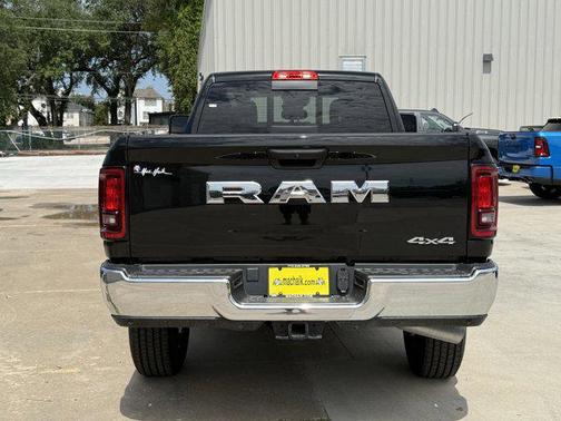 2025 RAM 2500 Tradesman Crew Cab 4x4 8' Box