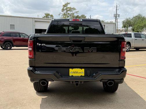 Diamond Black Crystal Pearlcoat 2026 RAM 1500 Express