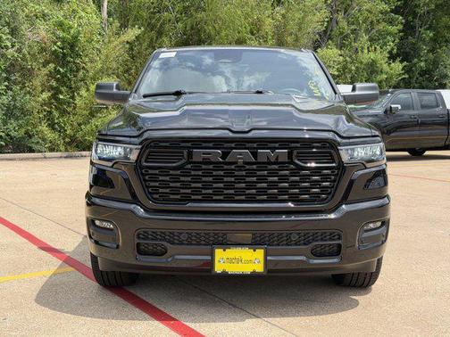 Diamond Black Crystal Pearlcoat 2026 RAM 1500 Express
