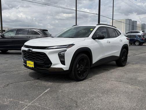 Summit White 2025 Chevrolet Trax FWD ACTIV
