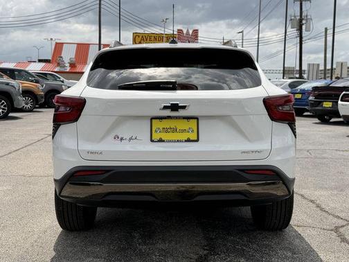 Summit White 2025 Chevrolet Trax FWD ACTIV