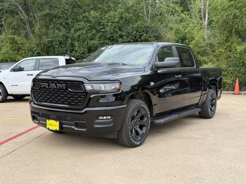 Diamond Black Crystal Pearlcoat 2026 RAM 1500 Express