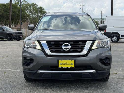 Gun Metallic 2020 Nissan Pathfinder S 2WD
