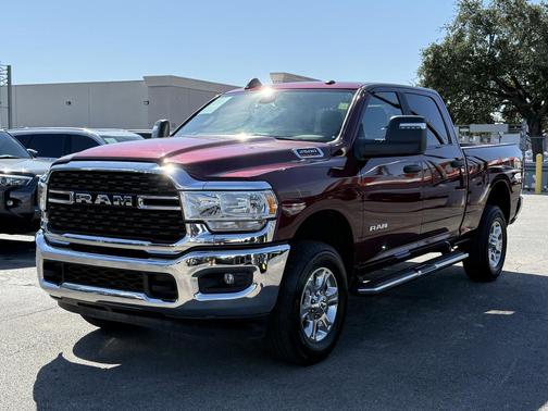 2023 RAM 2500 Big Horn Crew Cab 4x4 6'4' Box