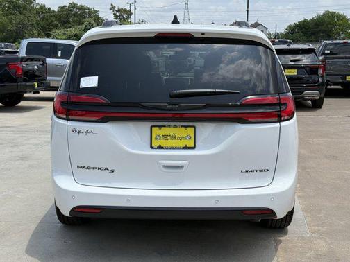 2025 Chrysler Pacifica Limited