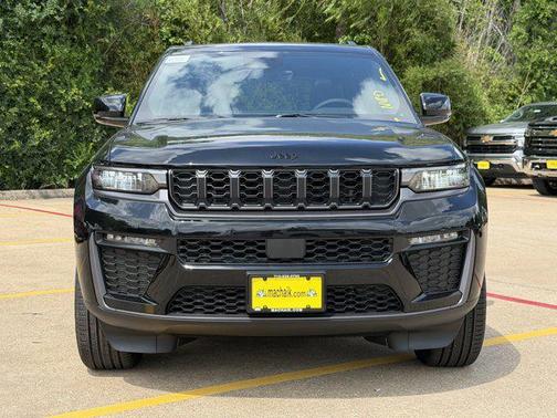 Diamond Black Crystal Pearlcoat 2026 Jeep Grand Cherokee Limited
