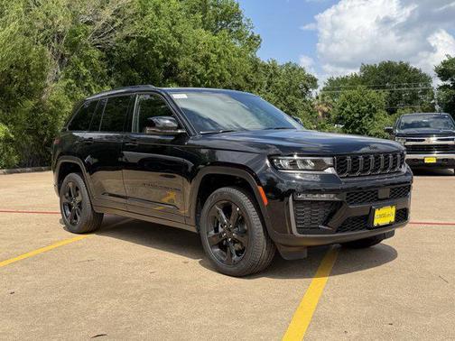 Diamond Black Crystal Pearlcoat 2026 Jeep Grand Cherokee Limited
