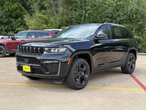 Diamond Black Crystal Pearlcoat 2026 Jeep Grand Cherokee Limited