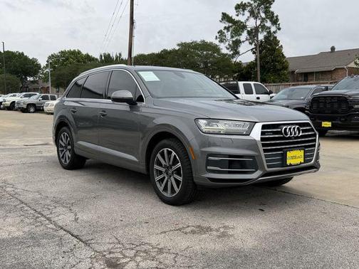 Black 2017 Audi Q7 3.0T Premium
