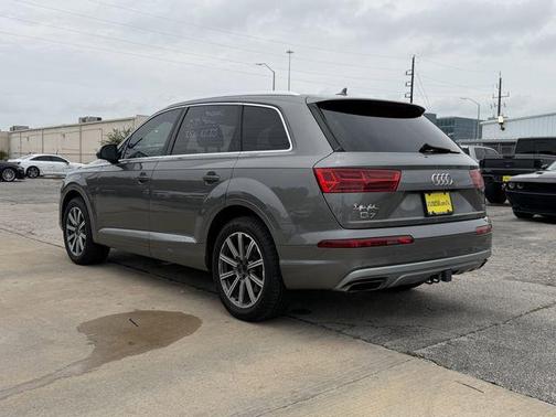 Black 2017 Audi Q7 3.0T Premium