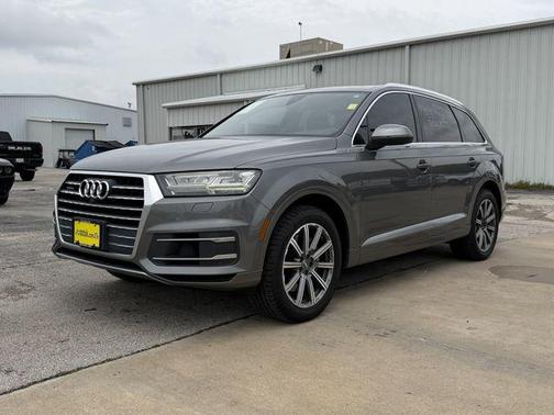 Black 2017 Audi Q7 3.0T Premium