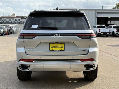 2025 Jeep Grand Cherokee Summit
