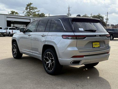 2025 Jeep Grand Cherokee Summit
