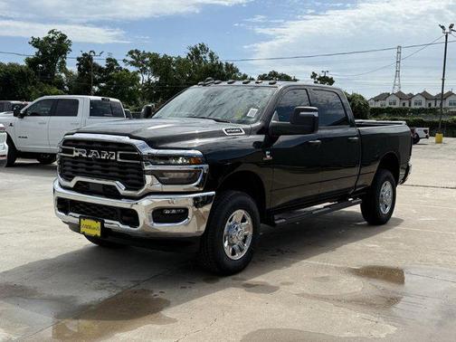 2025 RAM 2500 Tradesman Crew Cab 4x4 6'4' Box