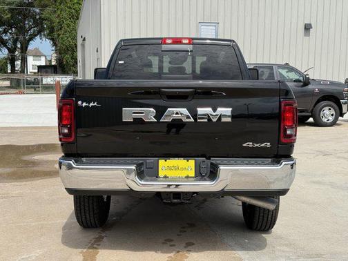 2025 RAM 2500 Tradesman Crew Cab 4x4 6'4' Box