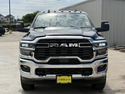 2025 RAM 2500 Tradesman Crew Cab 4x4 6'4' Box