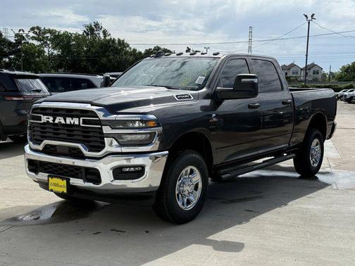 2025 RAM 2500 Tradesman Crew Cab 4x4 6'4' Box