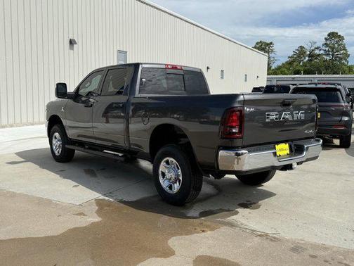 2025 RAM 2500 Tradesman Crew Cab 4x4 6'4' Box