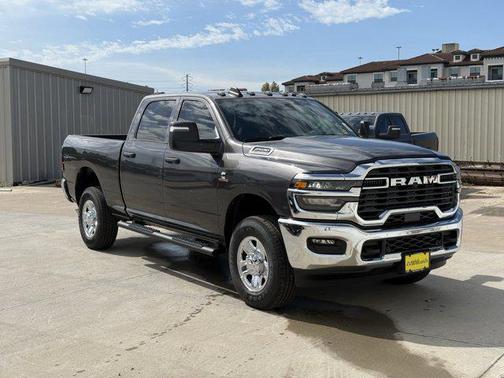 2025 RAM 2500 Tradesman Crew Cab 4x4 6'4' Box