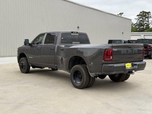 2025 RAM 3500 Laramie Crew Cab 4x4 8' Box