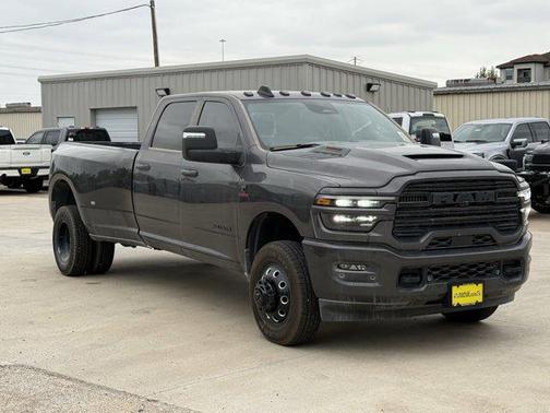 2025 RAM 3500 Laramie Crew Cab 4x4 8' Box