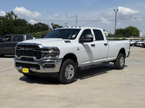 2025 RAM 2500 Tradesman Crew Cab 4x4 8' Box