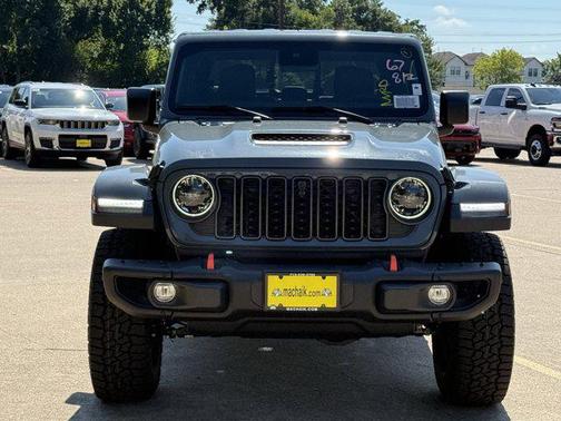 2025 Jeep Gladiator Mojave X