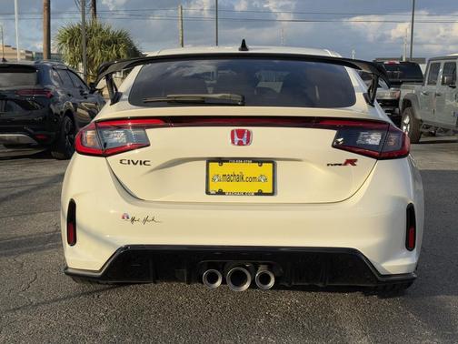 2024 Honda Civic Type R TYPE-R 2.0T FWD 6-SPEED MANUAL PERFORMANCE SEDAN
