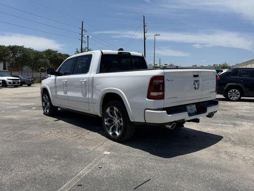 Ivory White Tri-Coat Pearlcoat 2024 RAM 1500 Limited
