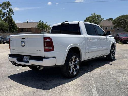 Ivory White Tri-Coat Pearlcoat 2024 RAM 1500 Limited