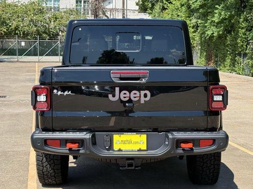 2025 Jeep Gladiator Mojave X