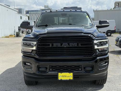 2020 RAM 2500 Laramie Crew Cab 4X4 6'4' Box