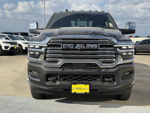 2026 RAM 3500 Laramie Crew Cab 4x4 8' Box