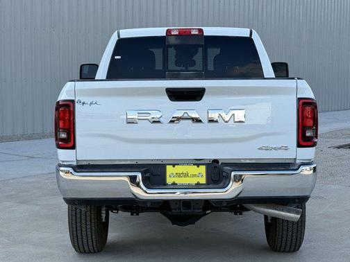 2025 RAM 2500 Tradesman Crew Cab 4x4 6'4' Box