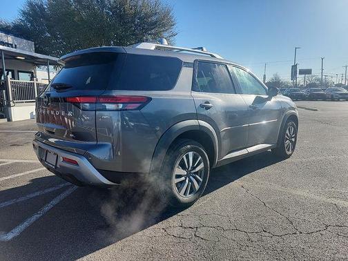 2023 Nissan Pathfinder SL FWD