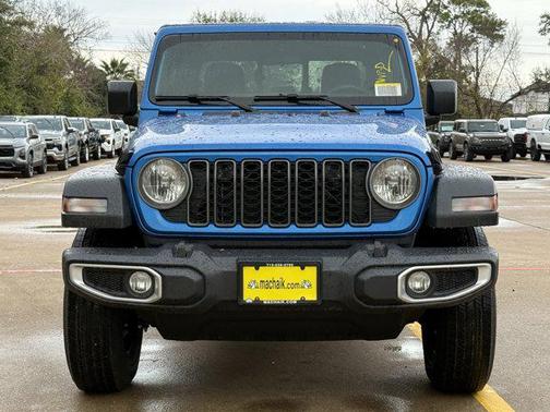 2026 Jeep Gladiator Sport