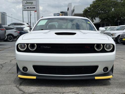 White Knuckle Clearcoat 2023 Dodge Challenger R/T Scat Pack