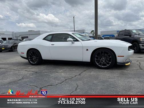 White Knuckle Clearcoat 2023 Dodge Challenger R/T Scat Pack