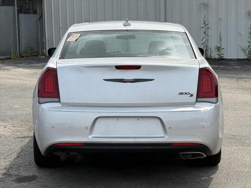 2022 Chrysler 300 S