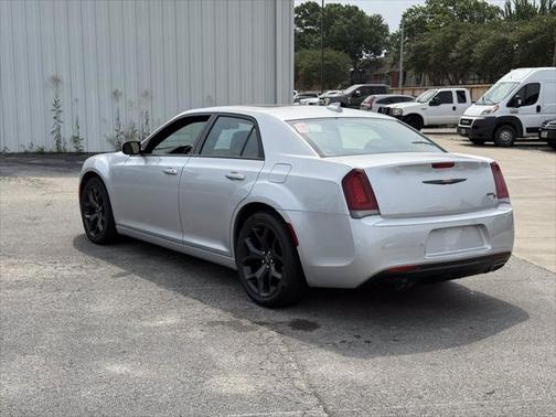 2022 Chrysler 300 S