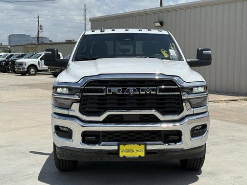 2025 RAM 2500 Tradesman Crew Cab 4x4 6'4' Box