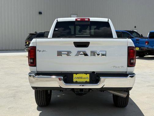 2025 RAM 2500 Tradesman Crew Cab 4x4 6'4' Box
