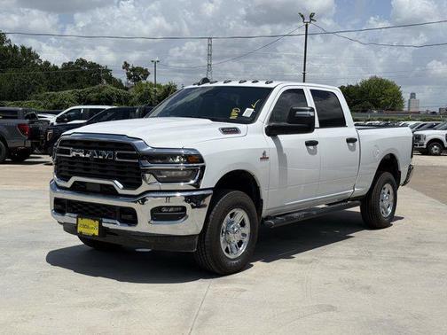 2025 RAM 2500 Tradesman Crew Cab 4x4 6'4' Box