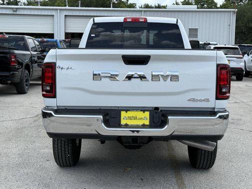2025 RAM 3500 Tradesman Crew Cab 4x4 8' Box