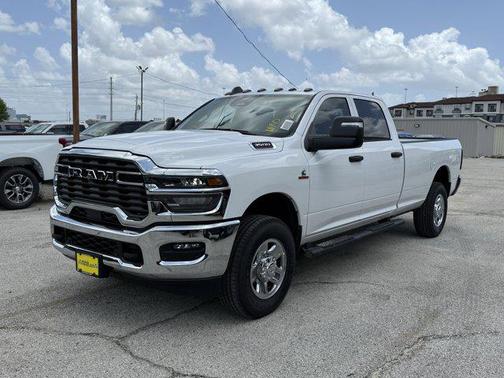 2025 RAM 3500 Tradesman Crew Cab 4x4 8' Box