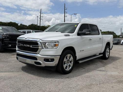 Bright White Clearcoat 2020 RAM 1500 Big Horn/Lone Star